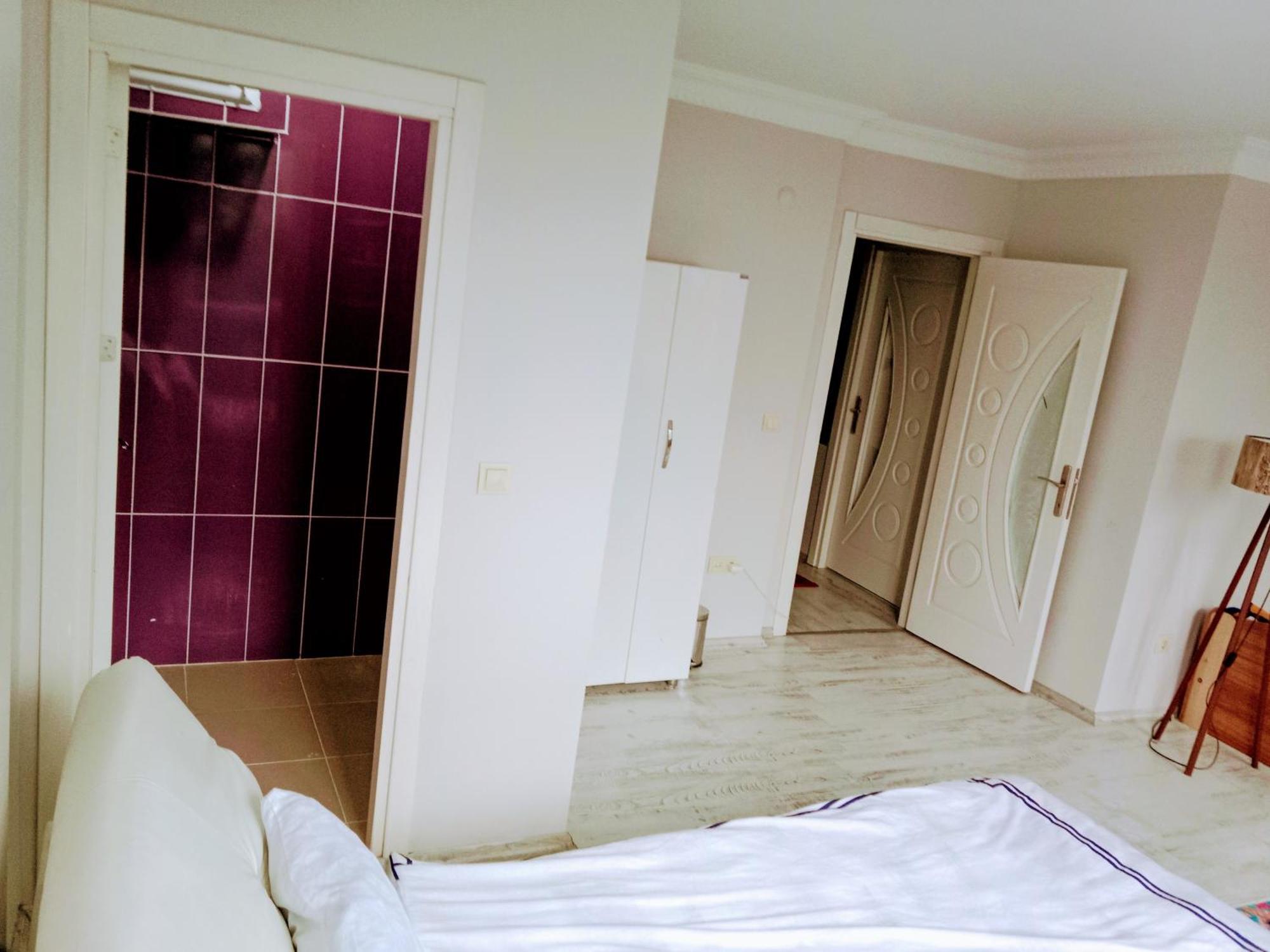 Ahmet Teacher Hotel, 5 Minutes From The Airport Arnavutkoy Eksteriør bilde